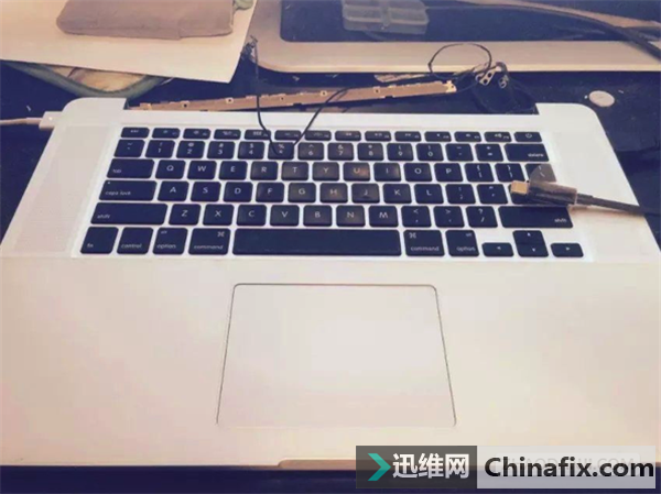 mac触控板进水如何维修？自己组装Macbook教程