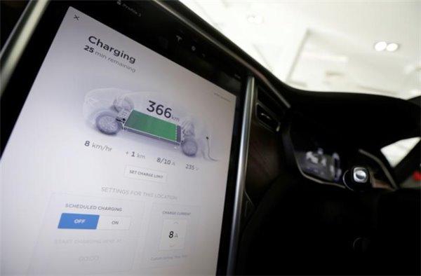 英伟达被抛弃：英特尔将为特斯拉供应信息娱乐系统芯片