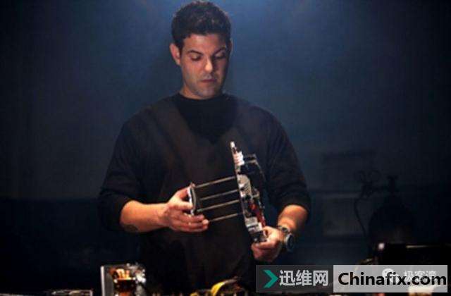 全球顶尖的超频选手液氮爆超四路1080TI，再次破记录