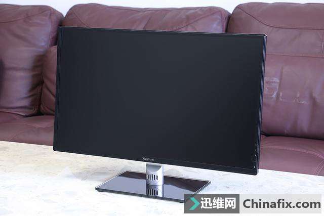 城里人真会玩，闭上眼睛也能用的显示器！