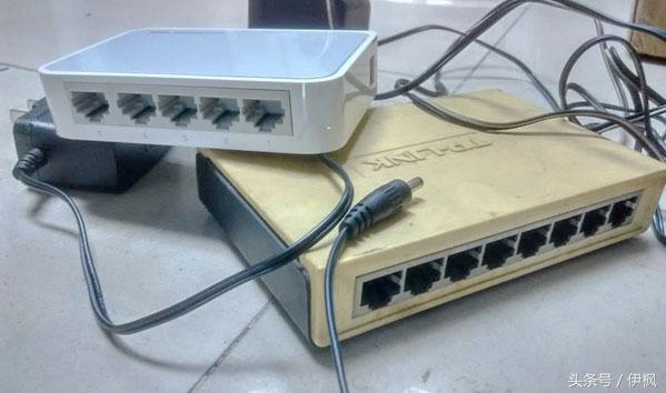 路由器不是接上线就有网络可以用的吗？