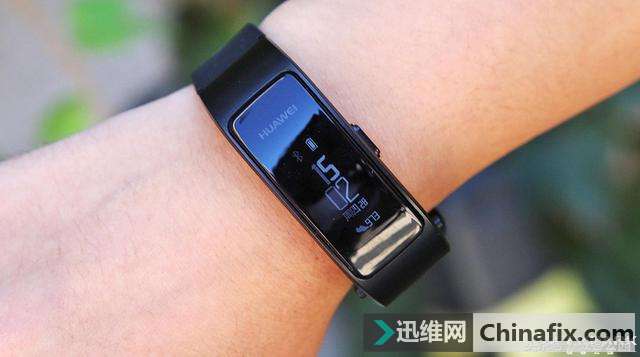 华为手环B3：手环 + 蓝牙耳机两种模式