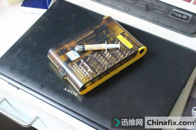 笔记本怎么拆开清理灰尘——SONY笔记本SVE141清灰记！