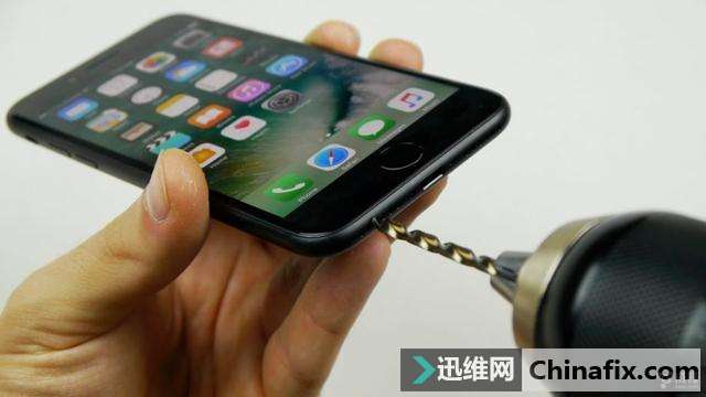 谷歌亲儿子和iPhone取消耳机插孔这一年