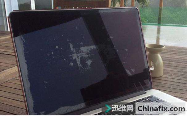 怎么清洁笔记本电脑屏幕——Macbook笔记本屏幕正确清洁方法