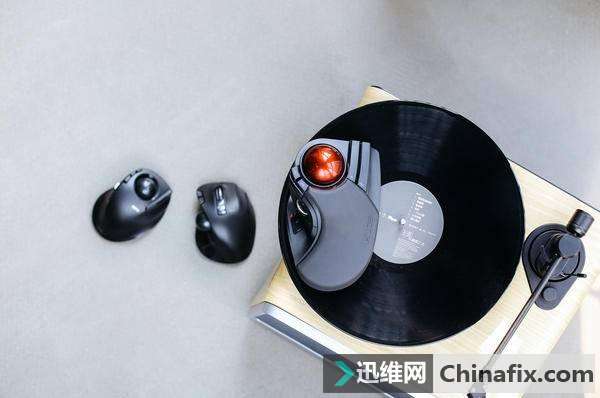 “球”同存异——宜丽客HUGE无线轨迹球鼠标