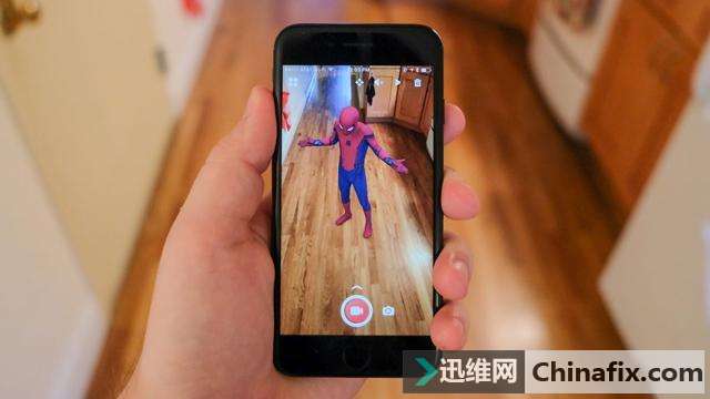 iPhone X把自己的命都革了，你还说它创新不够？