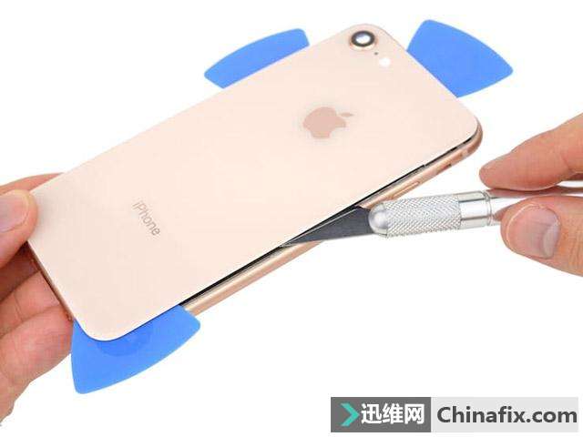 iPhone手机无线充电需另外购买，这是为什么？