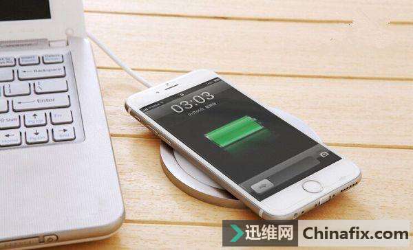 苹果辛辛苦苦研究的无线充电，原来几十块钱的电磁炉就能搞定！