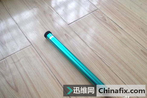 打印机复印时出现黑线怎么修？