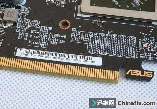 显卡金手指为什么有一根短一截？