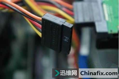 台式电脑安装SSD固态硬盘详细图文教程