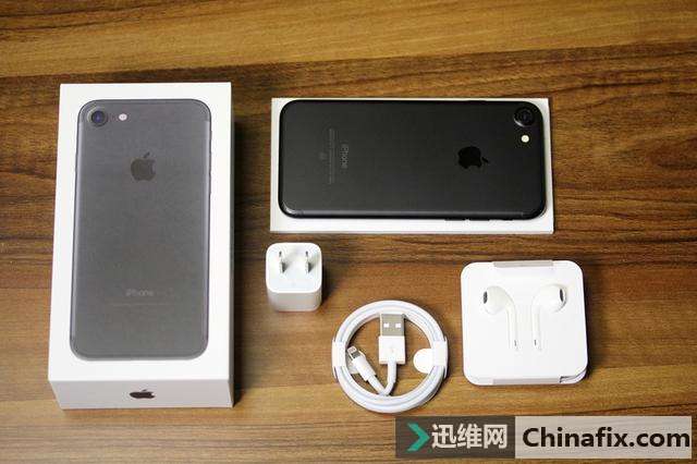下代iPhone充电头大升级：18W快充技术 Type-C接口