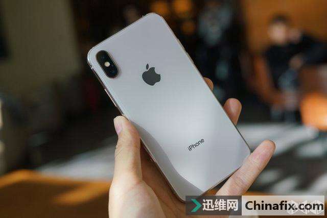 天冷iPhone X手机屏幕失灵？