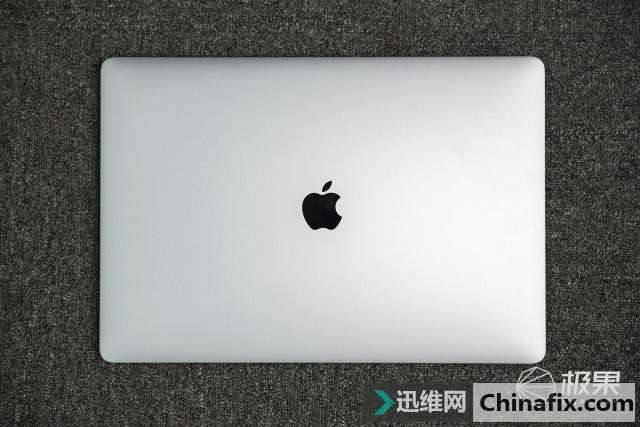 全新MacBook Pro国行首发测评：一秒就中毒，但不建议你买