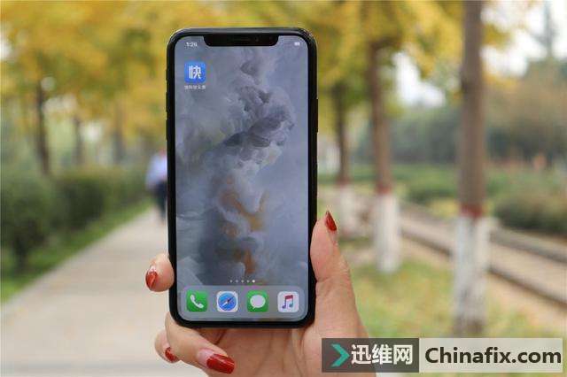 下一代iPhone是Face ID还是屏下指纹识别技术？苹果陷入了抉择