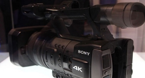 索尼摄像机怎么开机