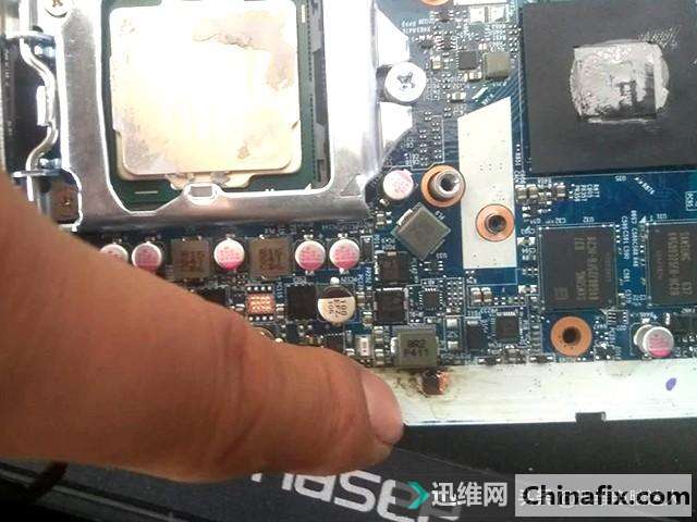神舟战神K650D笔记本进水，机器烧焦有糊味，只需一招竟满血复活