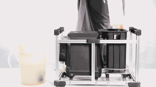 农用植保无人机清洁保养！