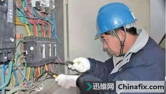 装修老电工提醒：哪怕装了漏保也别忘“这根线”，别拿生命开玩笑
