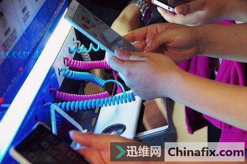 程序员自曝“不敢用”, 共享充电宝究竟暗藏什么猫腻？