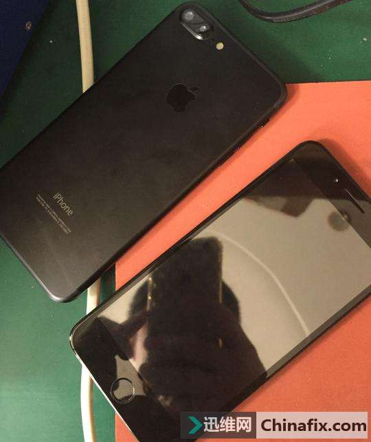 网友被骗购买山寨iPhone7Plus，拆开一探究竟！