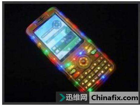 还有这种操作，iPhone改跑马灯秒变山寨机！