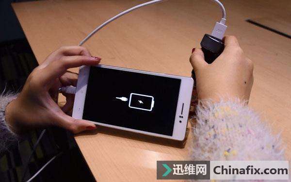 给手机充电最错误的几种姿势！