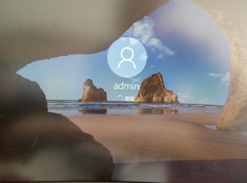 Win10一直在无限循环登录界面如何维修？