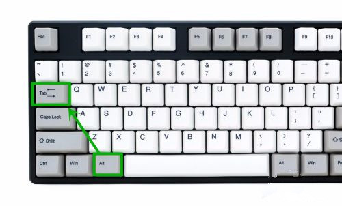 Win10游戏全屏任务栏无法隐藏如何维修？