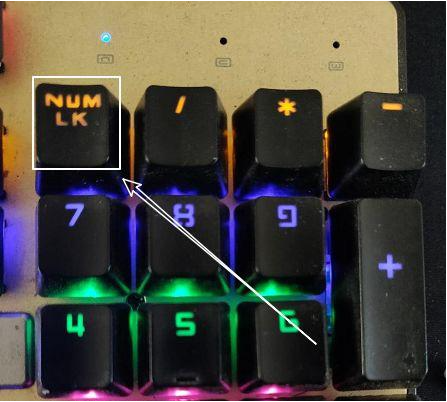 电脑开机显示器黑屏原因