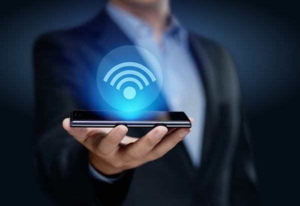 手机怎么控制家里的wifi(手机如何控制家里的wifi)