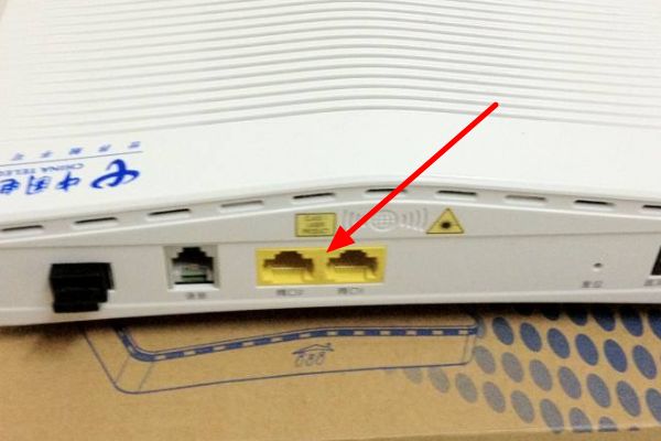 怎么在电信路由猫后面在接一个路由器(电信的光猫怎么连接路由器)