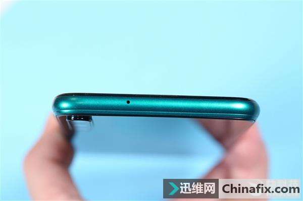 极点全面屏+全息幻彩设计！华为畅享10图赏