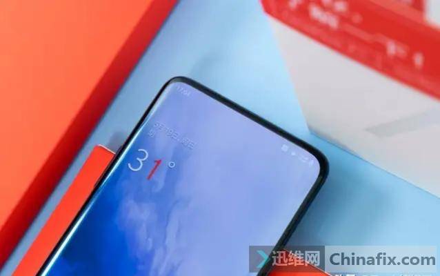 一加放出大招，93%屏占比+骁龙855+2K曲面屏，诚意远超iPhone11