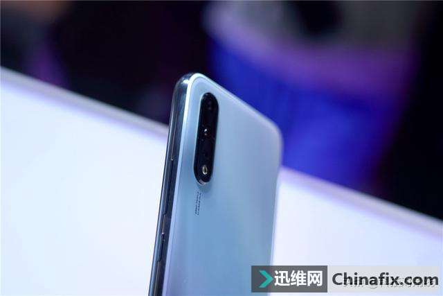 vivo Z5推出“梦幻西游”联名款，这款千元机不改被遗忘