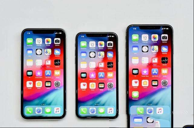 明年三款iPhone都将搭载OLED屏幕 尺寸也有变化