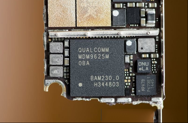苹果自研5G基带芯片还在路上， 高通确认拿下明年 iPhone 15系列芯片大单