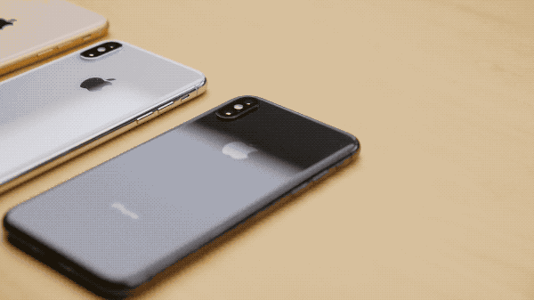 苹果深陷“绿线门”：iPhone X手机屏幕出现绿色竖线