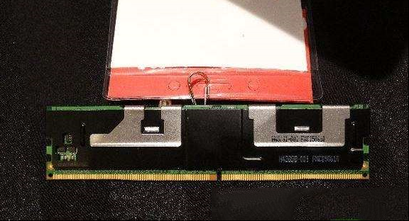 Intel 3D XPoint内存即将闪亮登场：单条容量高达512G！
