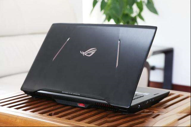华硕ROG STRIX S7VI游戏本评测