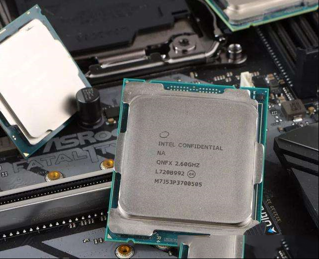 Intel 18核心Core i9-7980XE深度测评：超多核心有何用武之地？