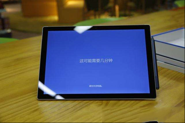 最强二合一 为移动办公而生：新Surface Pro测评