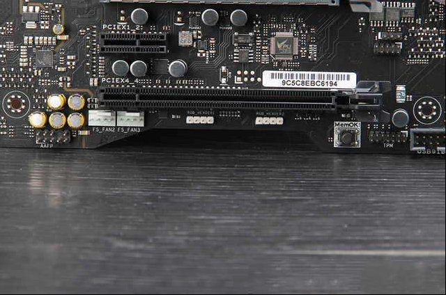 为超频而生的神器：华硕ROG M10A主板测评