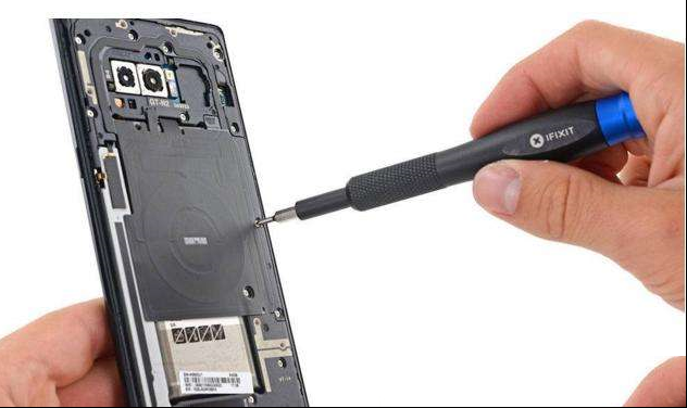 三星再陷“电池门”：被曝Note 8手机电量耗尽无法充电