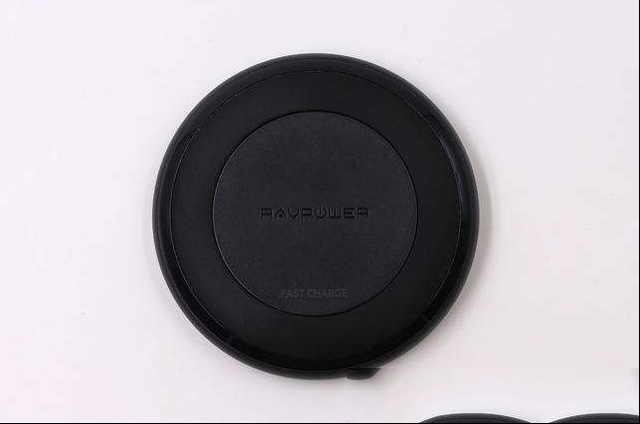 支持iPhone 8 Plus无线快充：RAVPower RP-PC034无线充电器测评