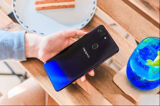 手机行业因4G红利消失进入寒冬期，OPPO却上演逆势上升！