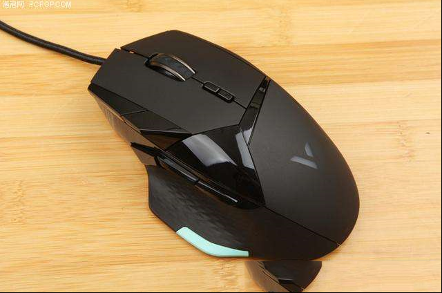 雷柏VT900游戏鼠标测评：12键可编程 附带显示屏！
