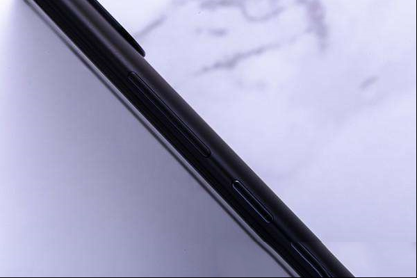 小米Max 3手机测评：6.9英寸巨屏续航超给力