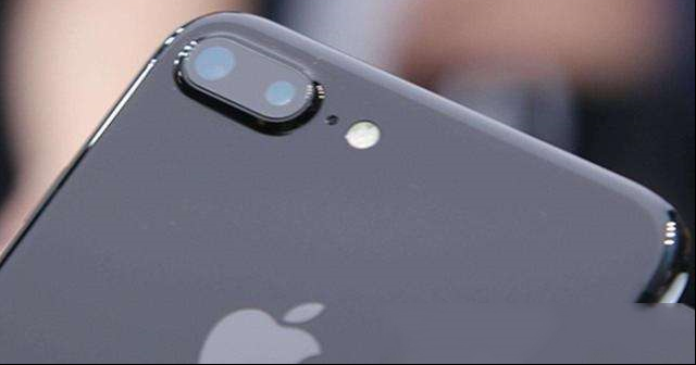 iPhone手机设计师无力创新，让消费者买单，还敢升级IOS吗？